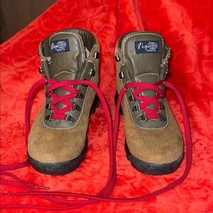 Vasque Sundowners Womens 7 Brown and Red Gortex Hiking Boots Vintage